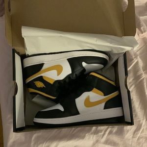 Air Jordan white/pollen black 6.5Y size 8 women